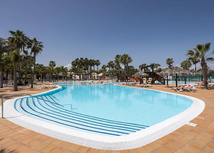 Home2book With Pool Near Beaches In Apartmán