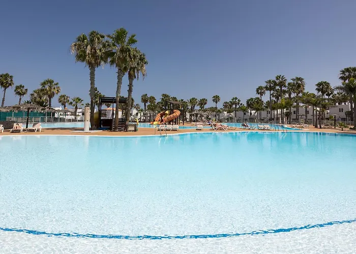 Home2book With Pool Near Beaches In Apartmán